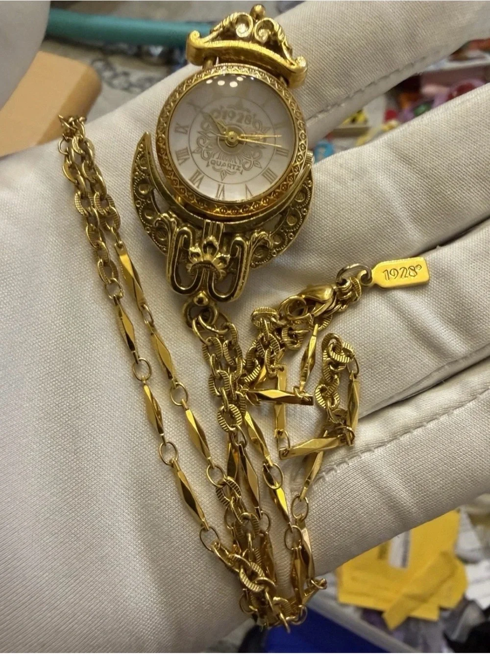 Vintage 1928 Jewelry Co Gold Tone Swivel Pendant Watch Necklace Ornate 32